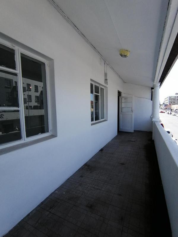 To Let 1 Bedroom Property for Rent in Maitland Western Cape